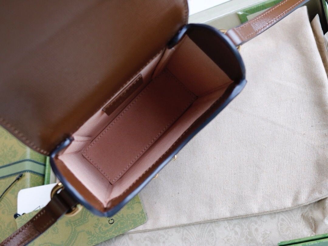 Bolsa Mini Couro Marrom com Ferragem Argola