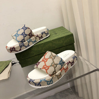 Sandália Plataforma Couro Multicolorida Tiras Arco-Íris