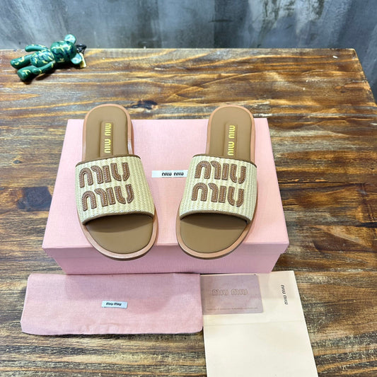 Sandália Slide Tecido Efeito Ráfia Bege