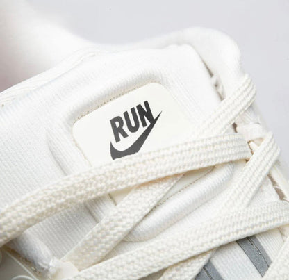 Tênis Runner Malha Bege com Detalhe Laranja