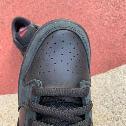 Tênis Cano Baixo Couro Preto Detalhe Pombinha