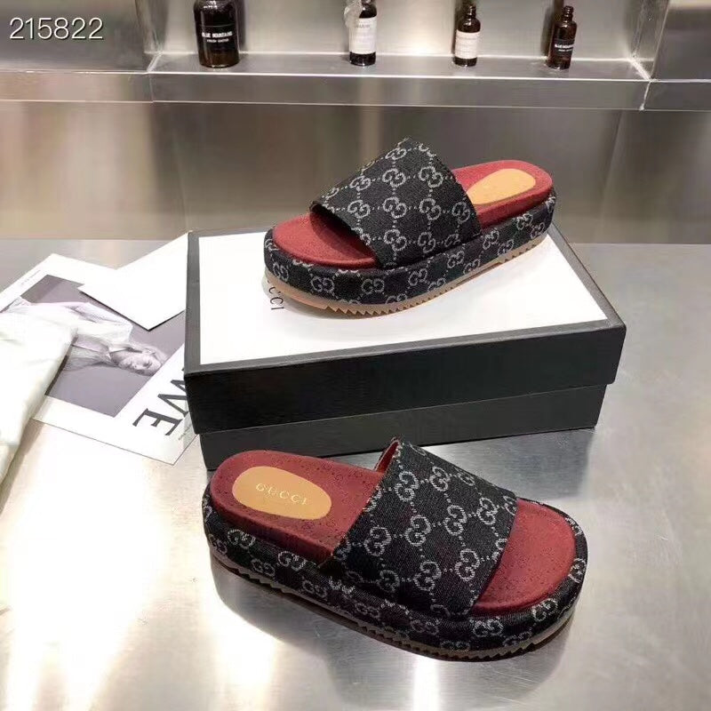 Sandália Plataforma Tecido Jacquard Preto Listra Vermelha 55mm