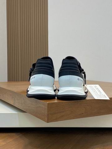 Tênis Runner Cano Baixo Branco Cinza
