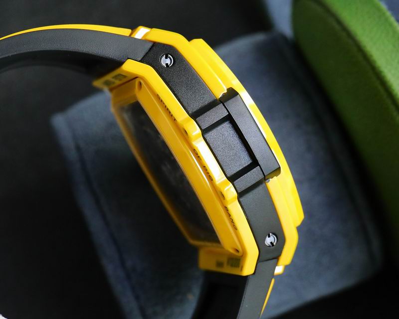 Relógio Analógico Aço Amarelo Mostrador Hexagonal