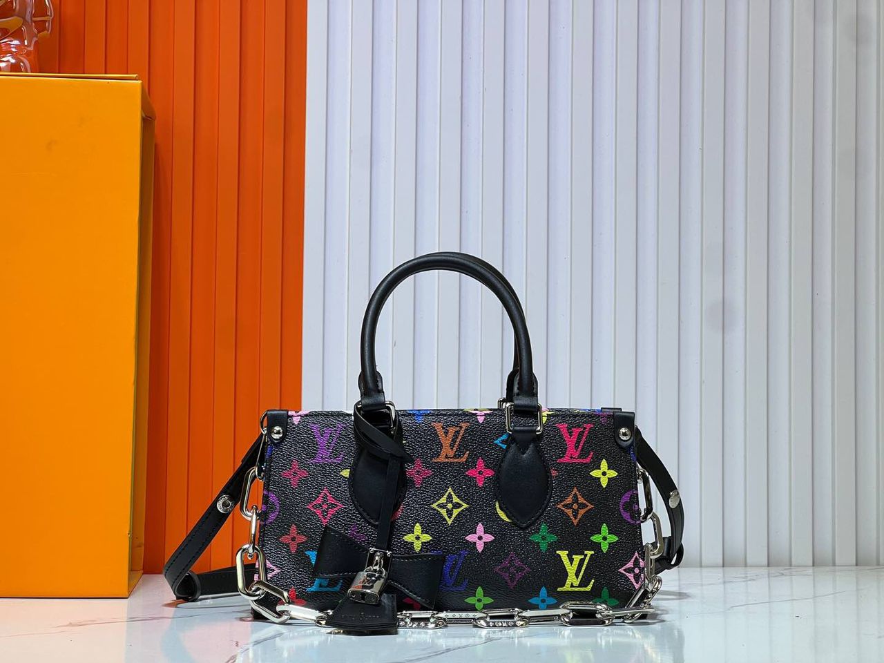 Bolsa Tote Couro Padrão Monograma Geométrico Marrom