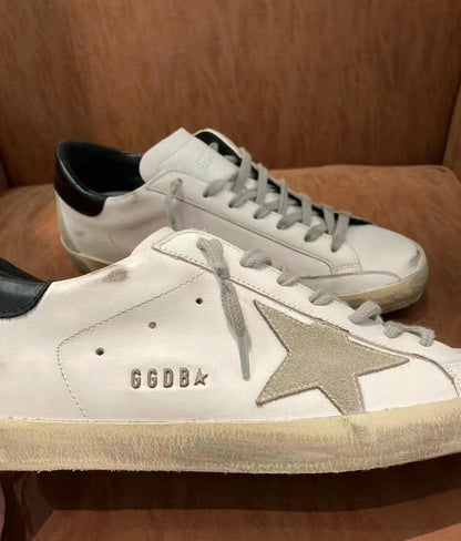 Tênis Couro Branco Detalhe Estrela Lateral