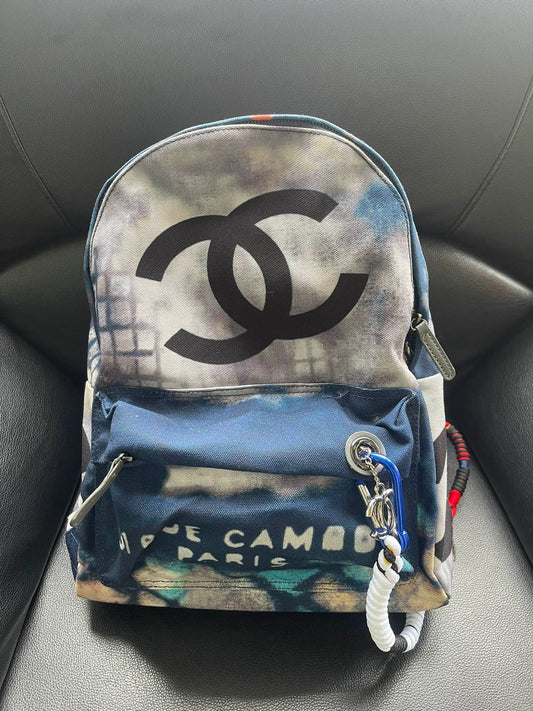 Mochila Acolchoada Preta Estilo Destroyed