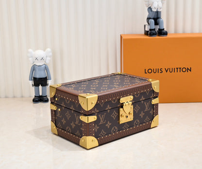 Bolsa Trunk Couro Padrão Monograma Geométrico Marrom