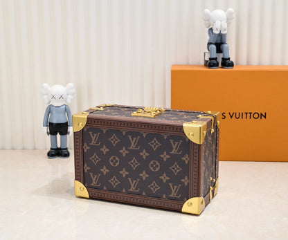 Bolsa Trunk Couro Padrão Monograma Geométrico Marrom