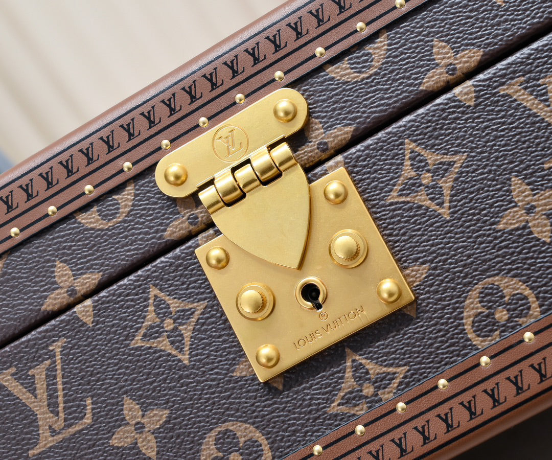 Bolsa Trunk Couro Padrão Monograma Geométrico Marrom