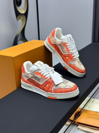 Tênis Casual Couro Branco Laranja Padrão Monograma Geométrico