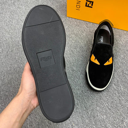 Tênis Slip-on Couro Olho Frontal Decorativo