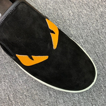 Tênis Slip-on Couro Olho Frontal Decorativo