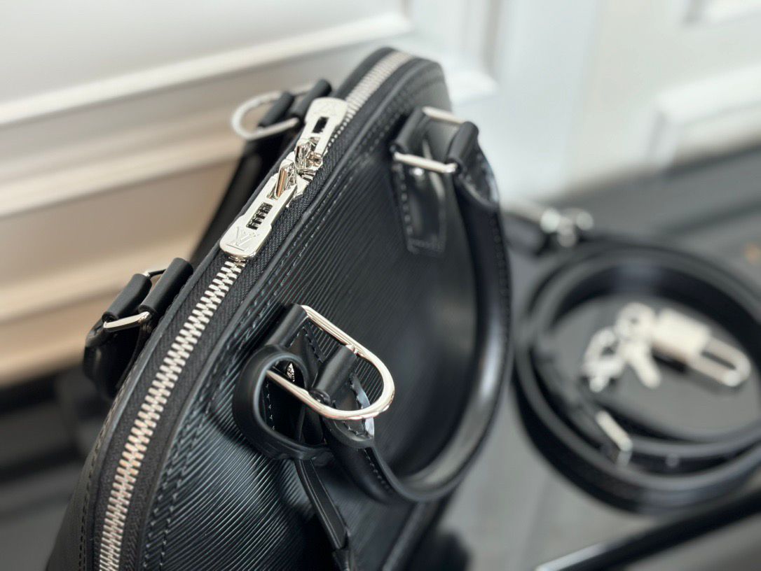 Bolsa Satchel Couro Preto Estruturada Tamanho Pequeno