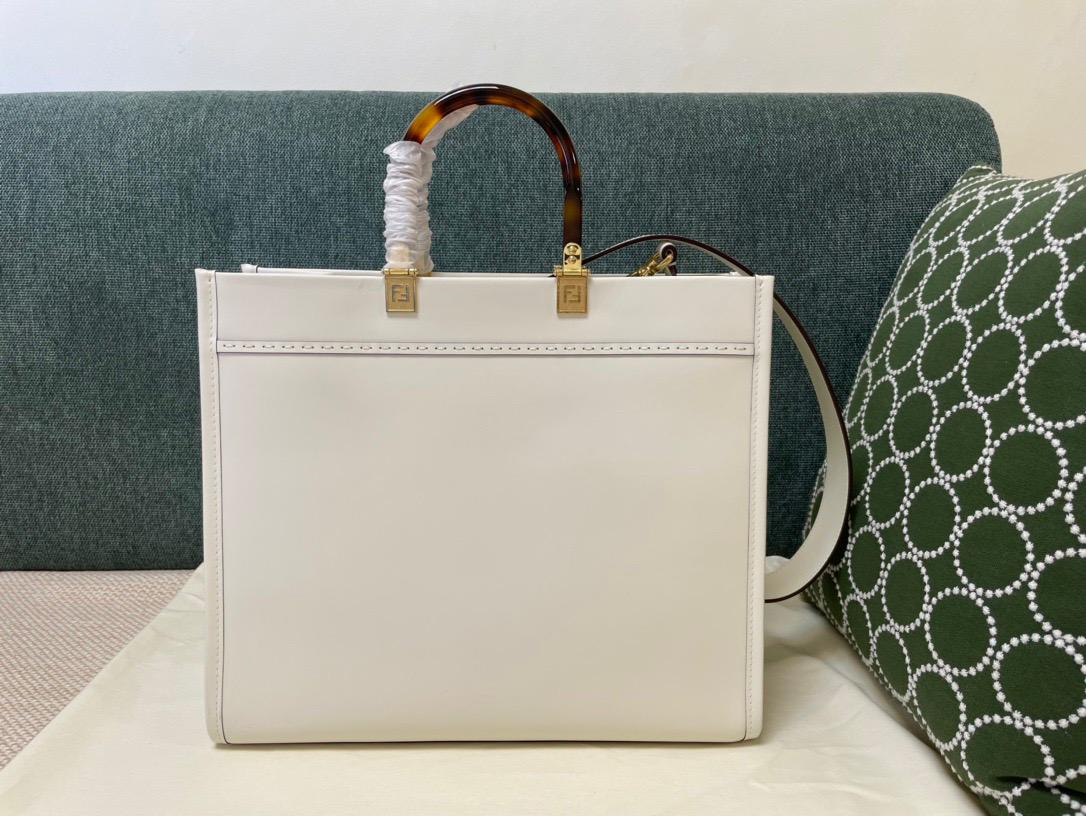 Bolsa Tote Couro Creme com Alça de Corrente
