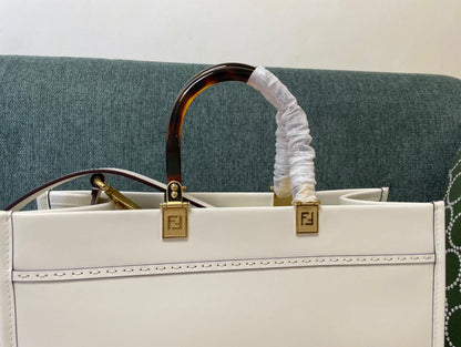 Bolsa Tote Couro Creme com Alça de Corrente