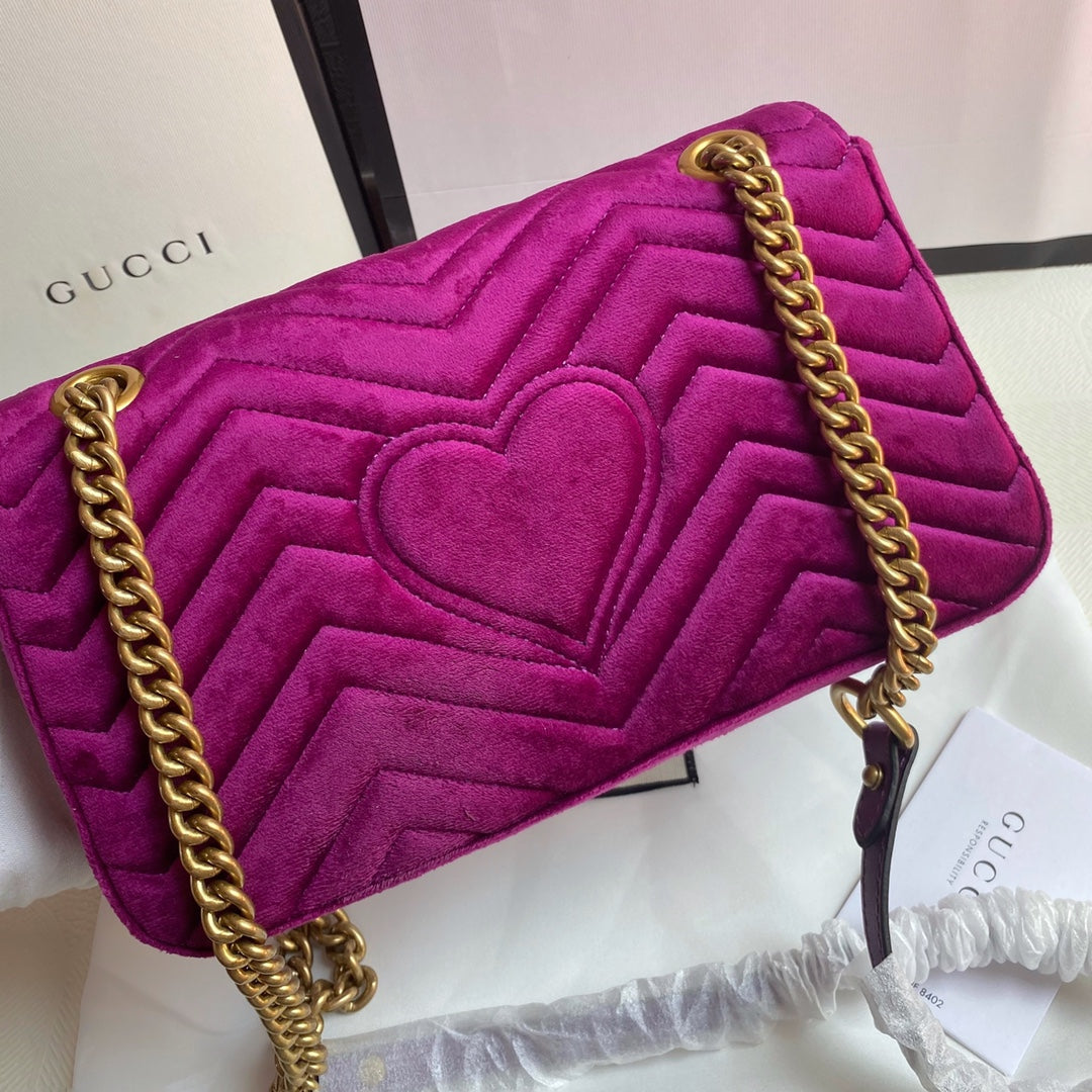 Bolsa Ombro Veludo Rosa Chiclete Letras Entrelaçadas