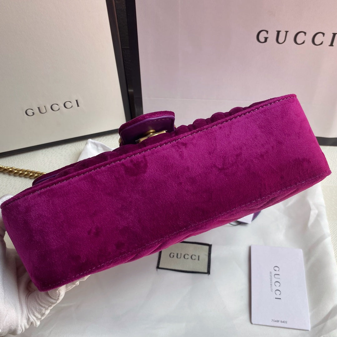 Bolsa Ombro Veludo Rosa Chiclete Letras Entrelaçadas
