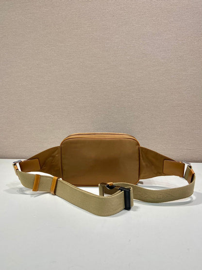 Pochete Nylon Preto Couro Detalhe Frontal