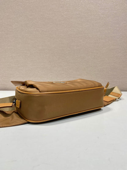 Pochete Nylon Preto Couro Detalhe Frontal