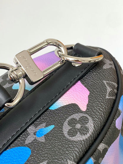 Bolsa Viagem Couro Padrão Monograma Geométrico Marrom Degradê Sunset 25cm