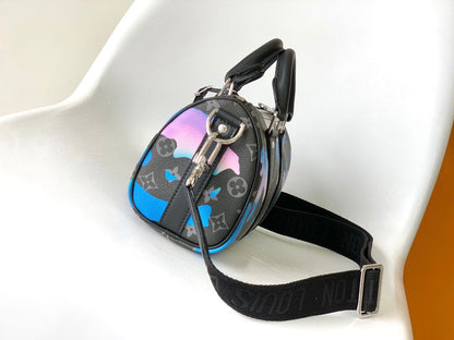 Bolsa Viagem Couro Padrão Monograma Geométrico Marrom Degradê Sunset 25cm