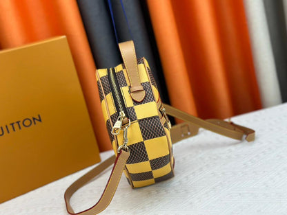 Bolsa Mensageiro Couro Padrão Xadrez Amarelo
