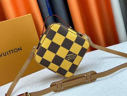 Bolsa Mensageiro Couro Padrão Xadrez Amarelo