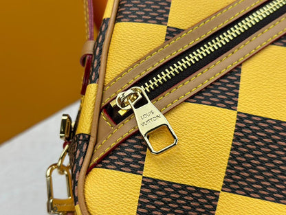 Bolsa Mensageiro Couro Padrão Xadrez Amarelo