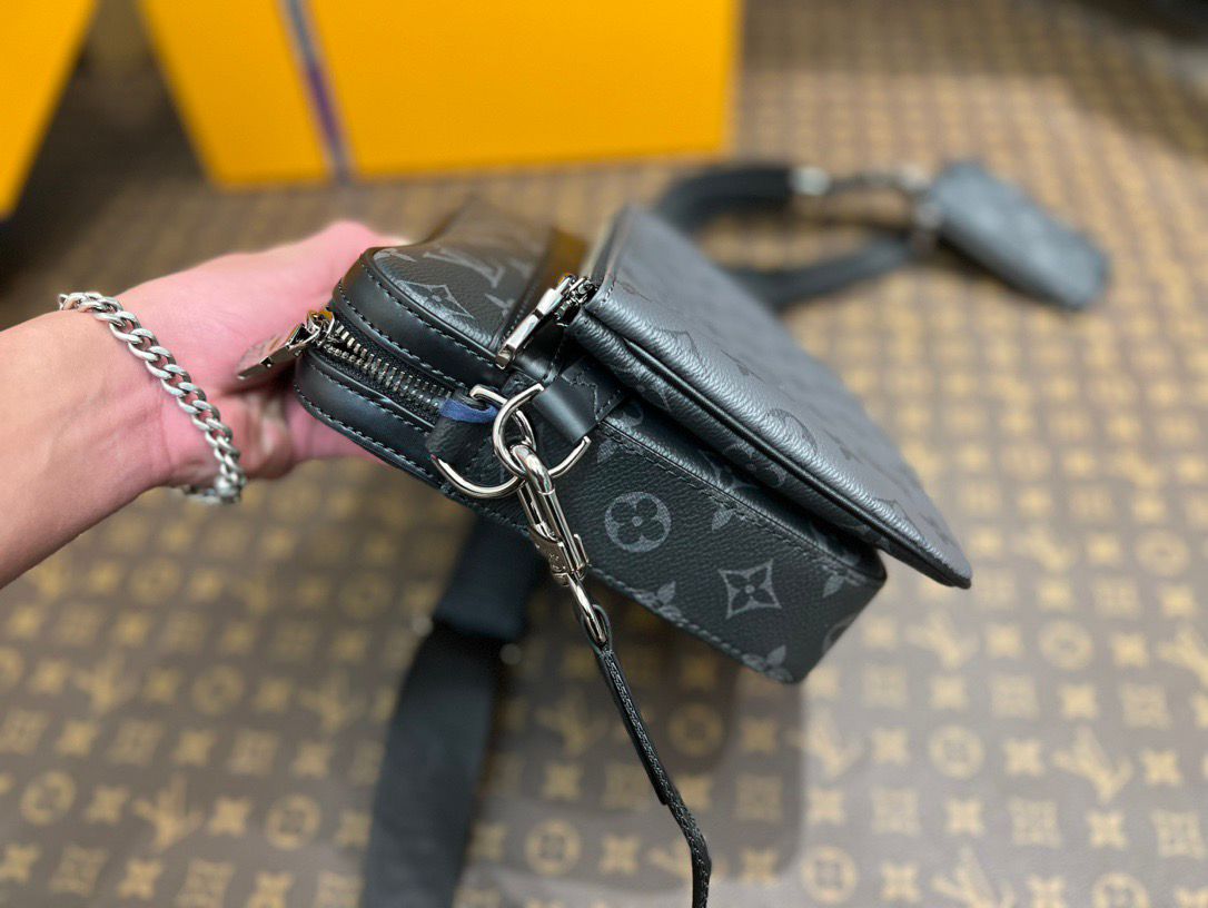 Bolsa Couro Padrão Monograma Geométrico