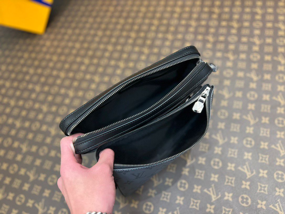 Bolsa Couro Padrão Monograma Geométrico
