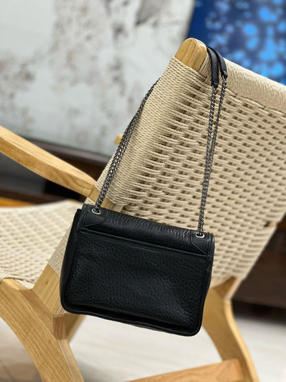 Bolsa Ombro Couro Costura em Corrente Tamanho Grande