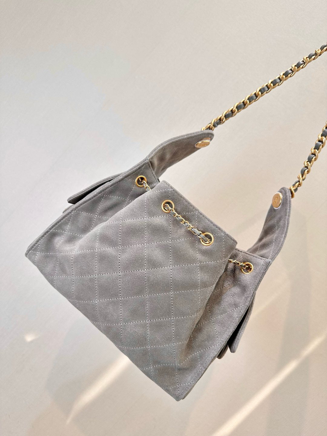 Bolsa Satchel Acolchoada Cinza 25cm