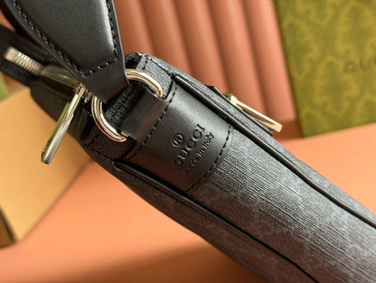 Bolsa Tiracolo Couro Padrão Letras Entrelaçadas Pequena