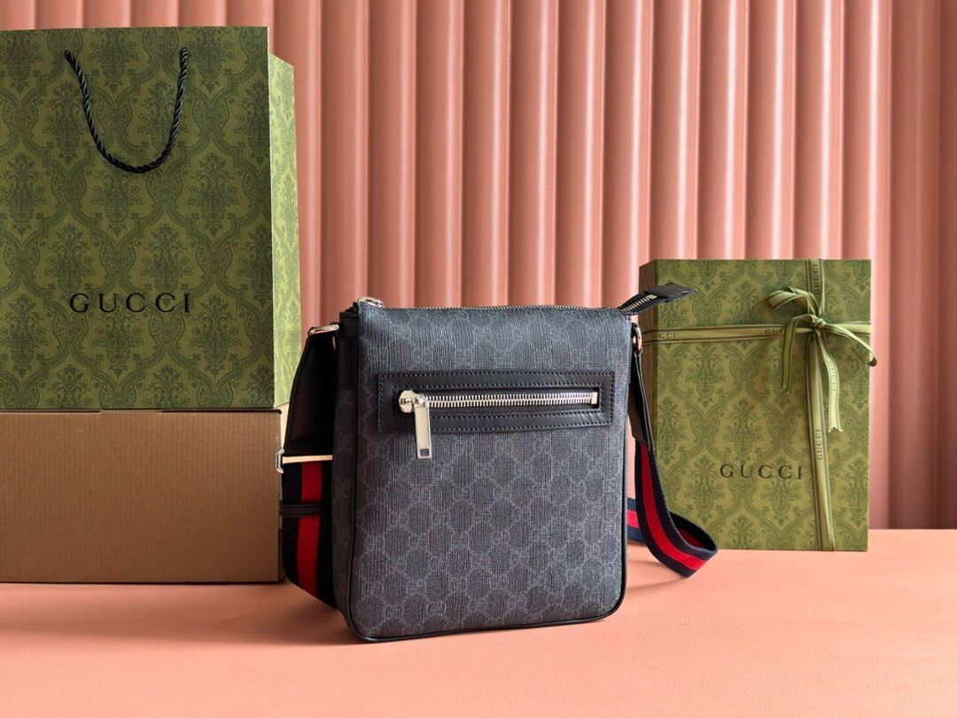 Bolsa Tiracolo Couro Padrão Letras Entrelaçadas Pequena