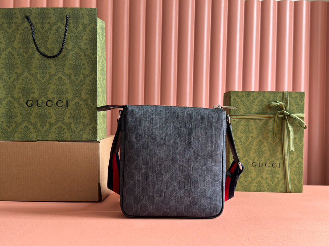 Bolsa Tiracolo Couro Padrão Letras Entrelaçadas Pequena