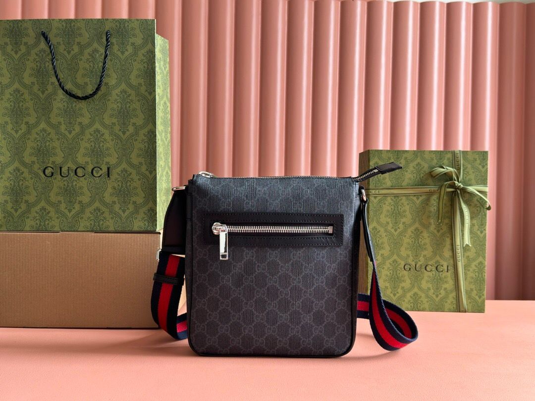 Bolsa Tiracolo Couro Padrão Letras Entrelaçadas Pequena