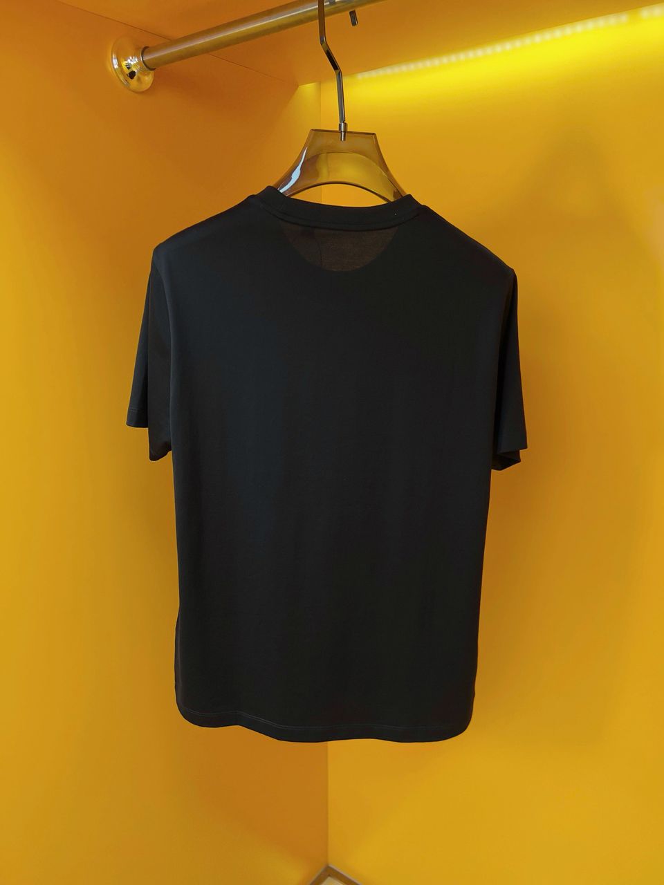 Camiseta Algodão Branca Bordado Coroa Frontal
