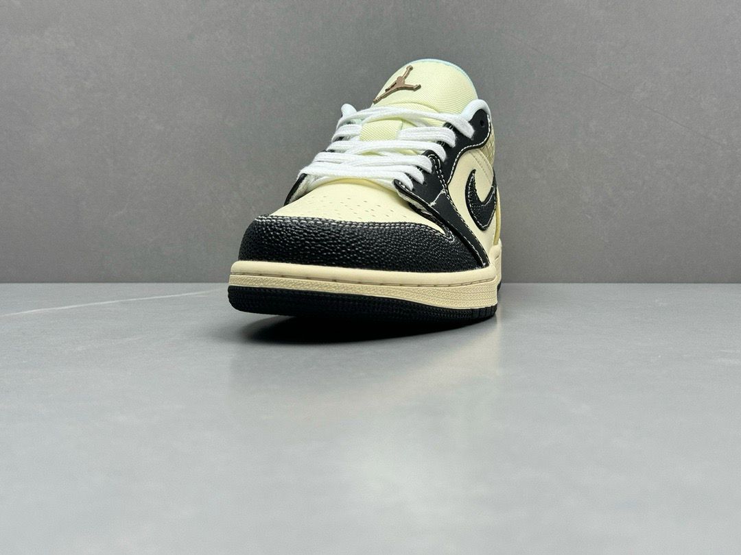 Tênis Cano Baixo Couro Bege Detalhe Preto