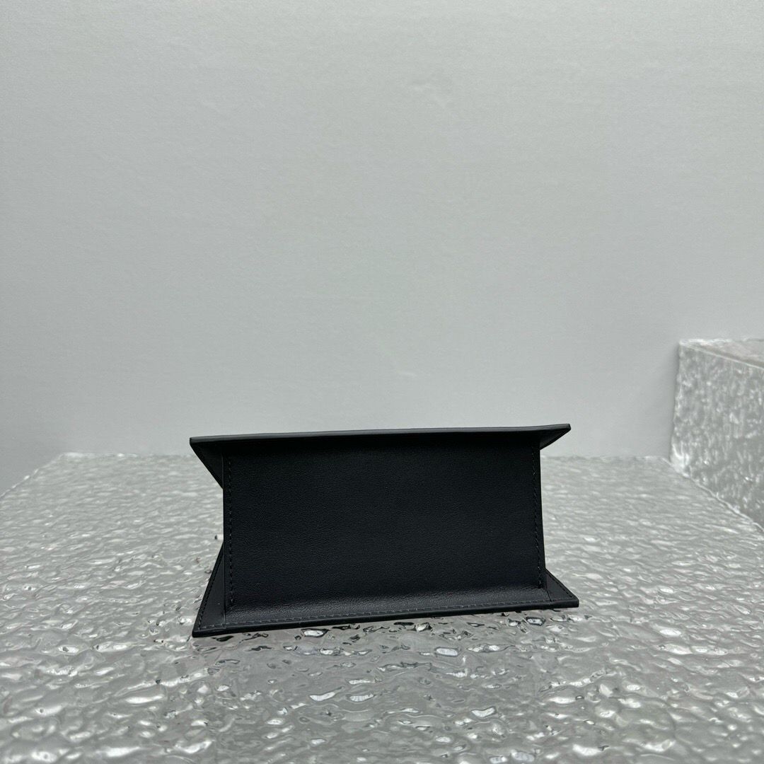 Bolsa Couro Preto Minimalista
