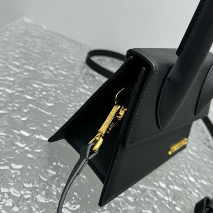 Bolsa Couro Preto Minimalista