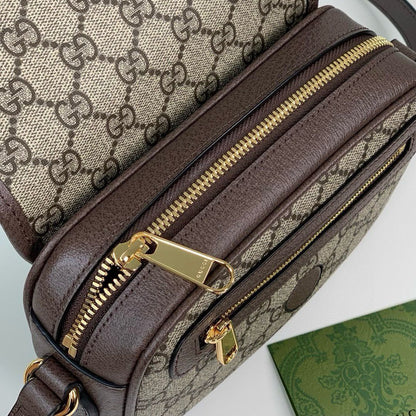 Bolsa Tiracolo Couro Padrão Letras Entrelaçadas Mini