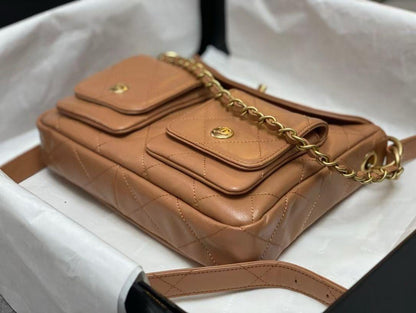 Bolsa Satchel Couro Marrom Claro Corrente Dourada
