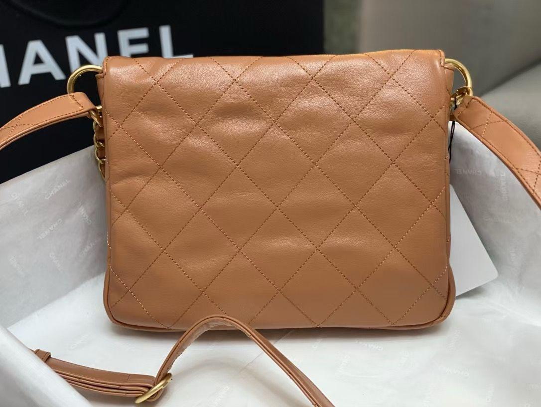 Bolsa Satchel Couro Marrom Claro Corrente Dourada
