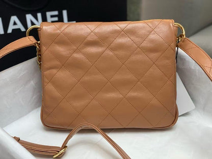 Bolsa Satchel Couro Marrom Claro Corrente Dourada