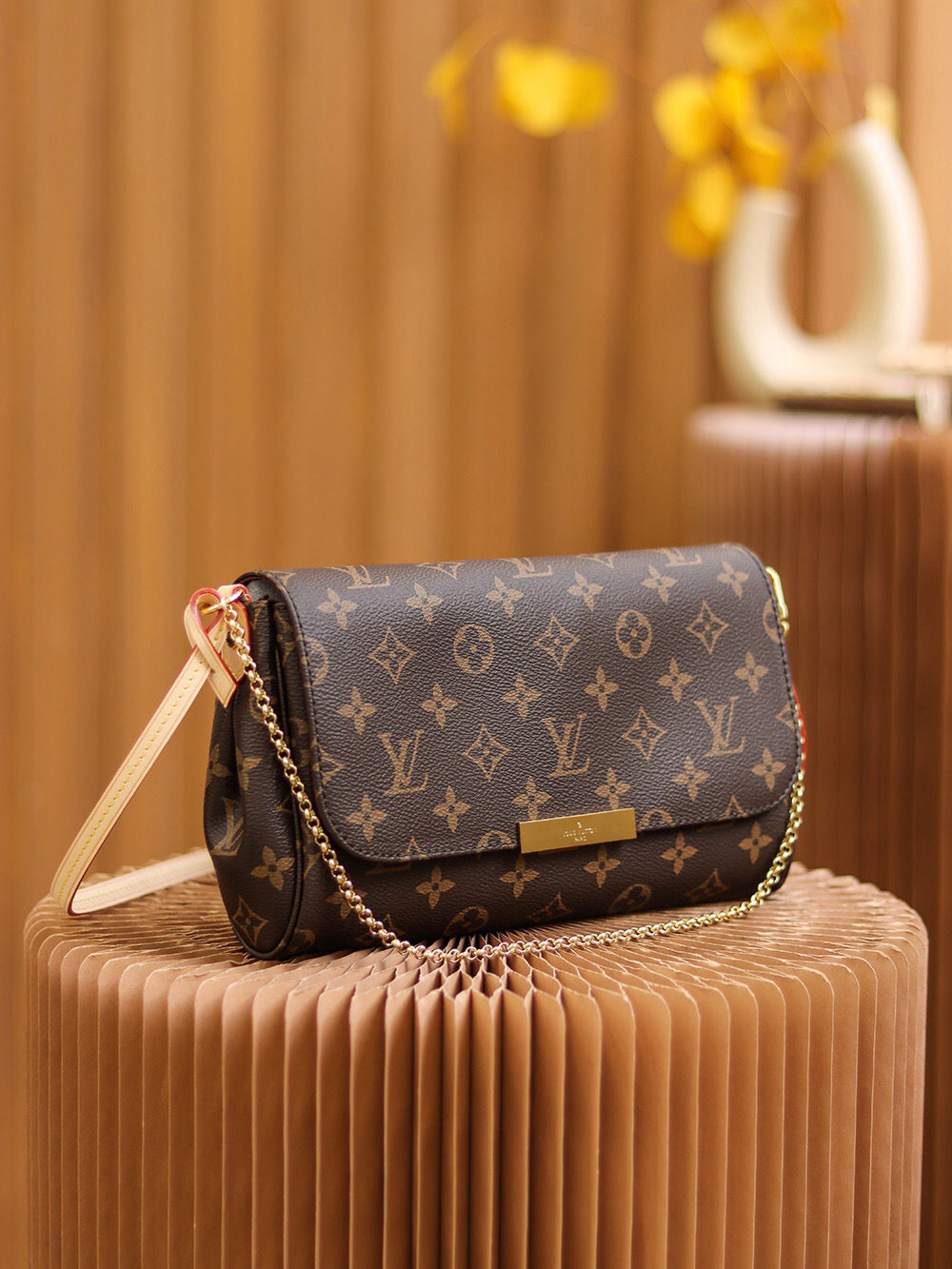 Bolsa Clutch Couro Padrão Monograma Geométrico Marrom