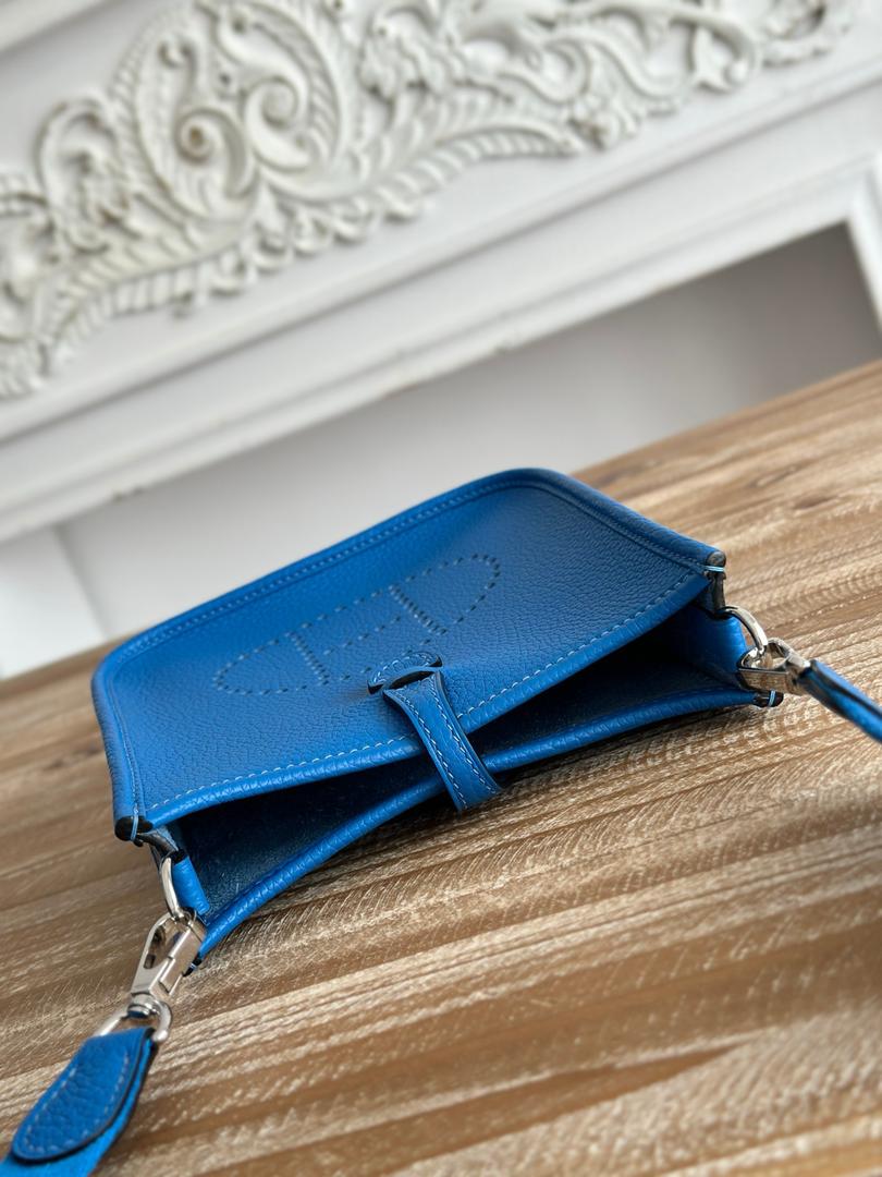 Bolsa Transversal Couro Azul Tira Ajustável