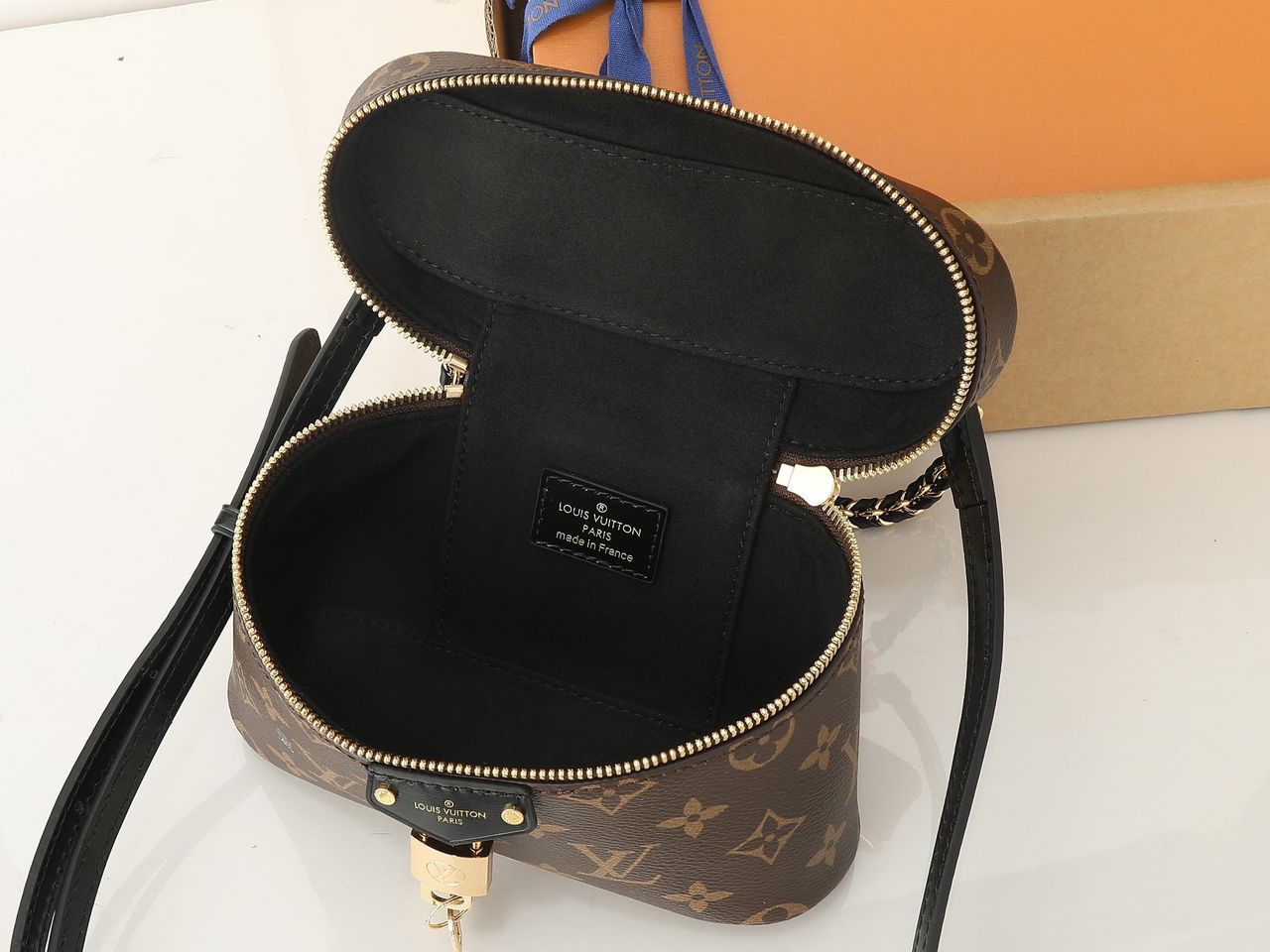 Bolsa Vanity Couro Alça Corrente