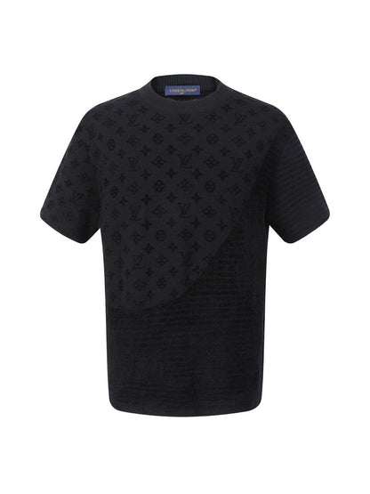 Camiseta Jacquard Padrão Monograma Geométrico