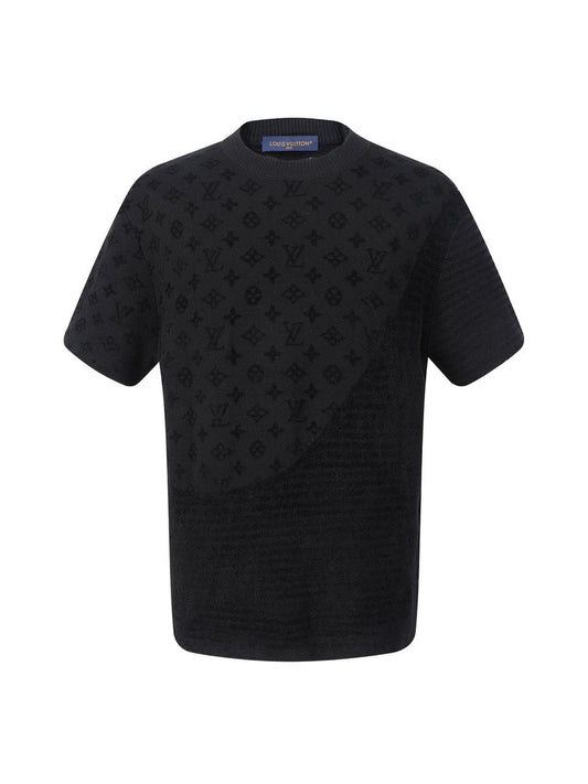 Camiseta Jacquard Padrão Monograma Geométrico